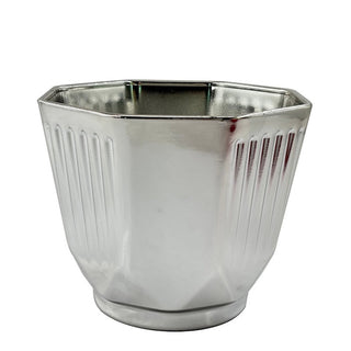 Maceta decorativa navideña  estriada de 20 cm – plateado