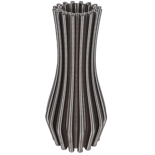 Florero escultórico acanalado de 15 × 30 cm – plateado