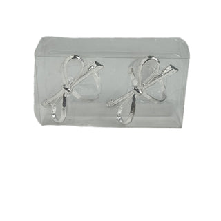Juego de anillos para servilletas de metal motivo lazo 10.6 cm - color plateado